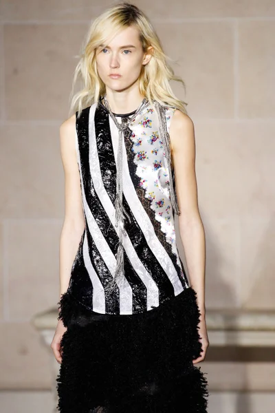 Look 54